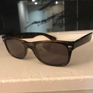 Ray-Ban RB2132 Wayfarer Classic Sunglasses